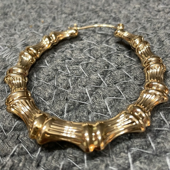 Urban Outfitters Gold Oversized Bamboo Hoops - Picture 5 of 8